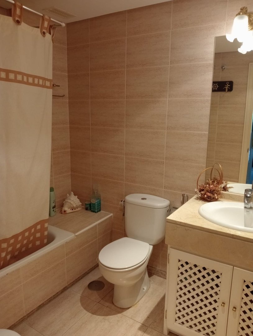 2 Bed Middle Floor Apartment in Marbella