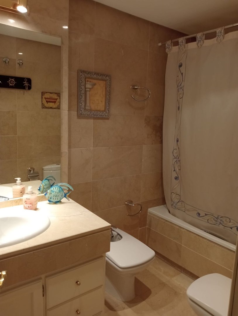 2 Bed Middle Floor Apartment in Marbella