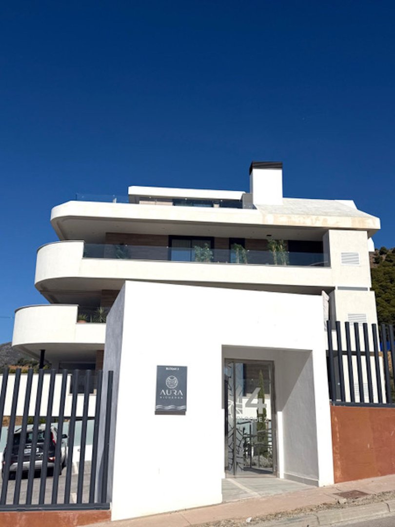 3 Bed Middle Floor Apartment in Fuengirola