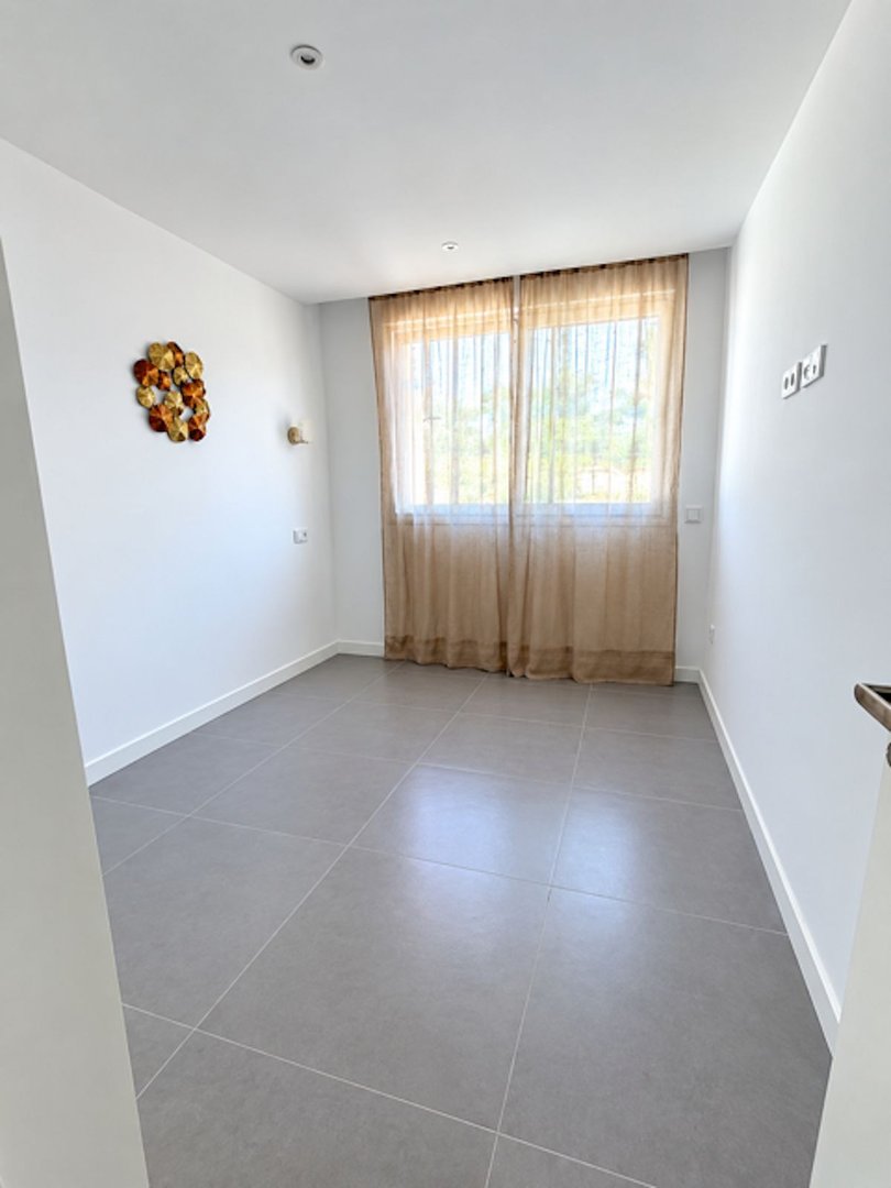 3 Bed Middle Floor Apartment in Fuengirola