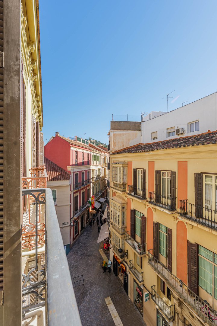 3 Bed Middle Floor Apartment in Centro Histórico