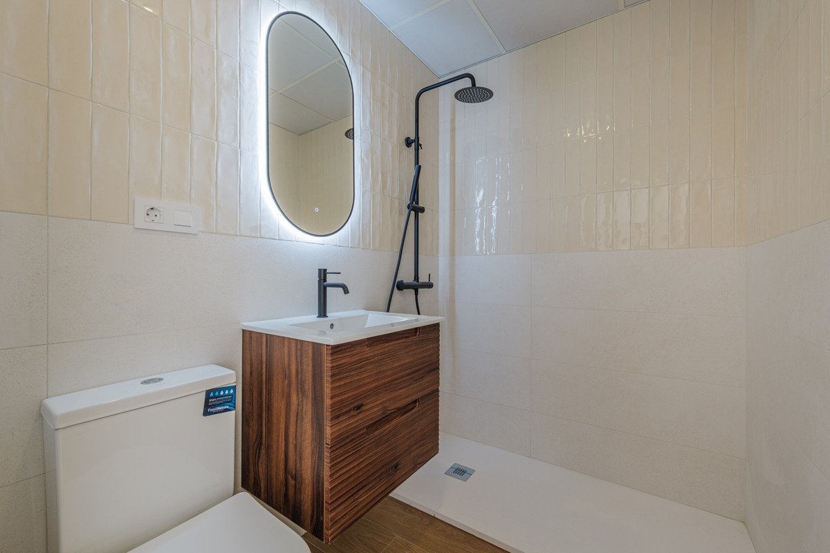 3 Bed Middle Floor Apartment in Centro Histórico