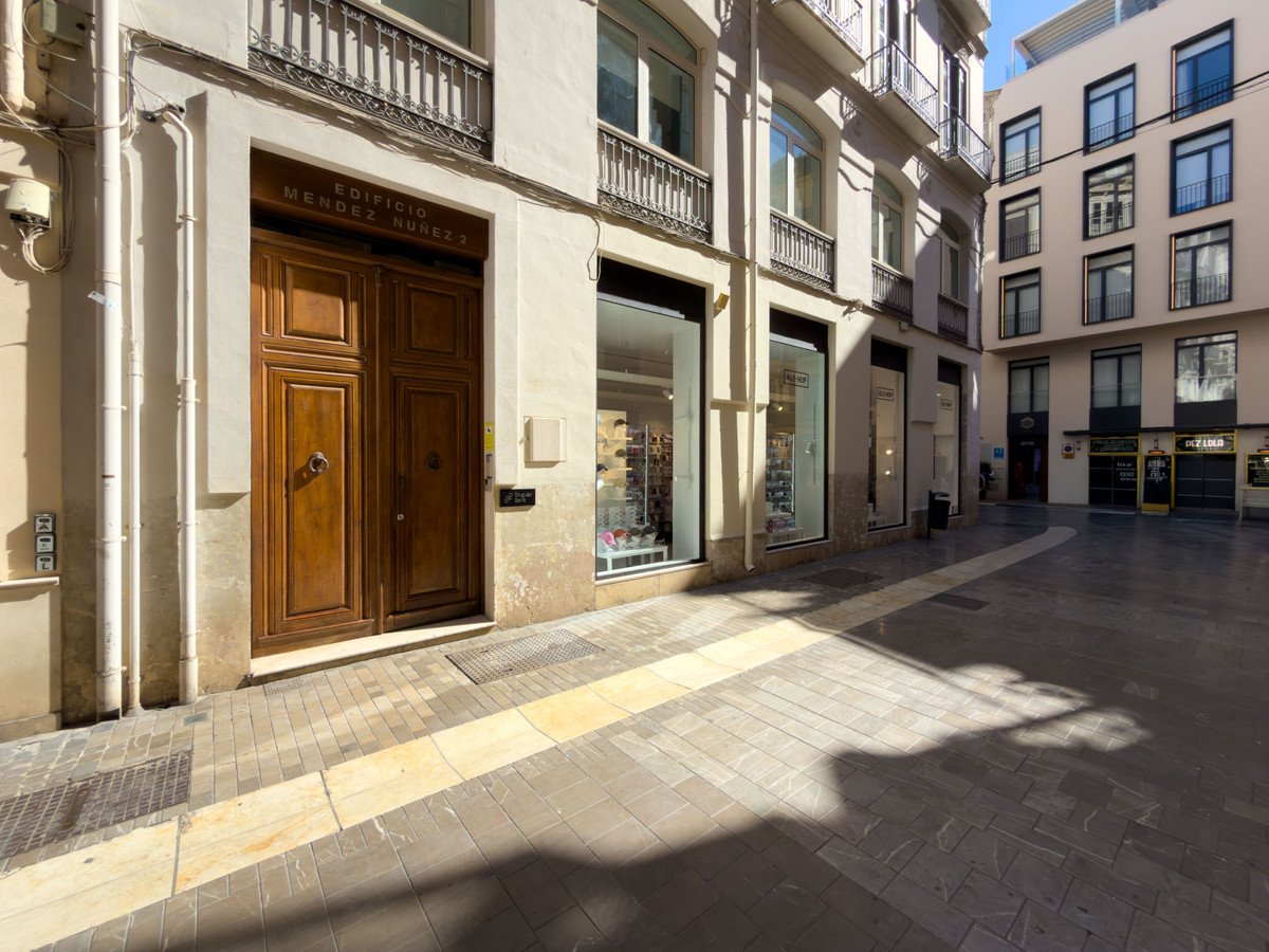 3 Bed Middle Floor Apartment in Centro Histórico