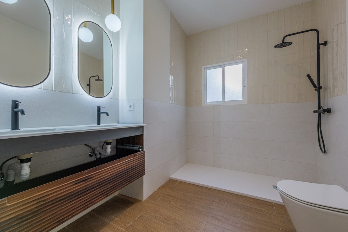 3 Bed Middle Floor Apartment in Centro Histórico
