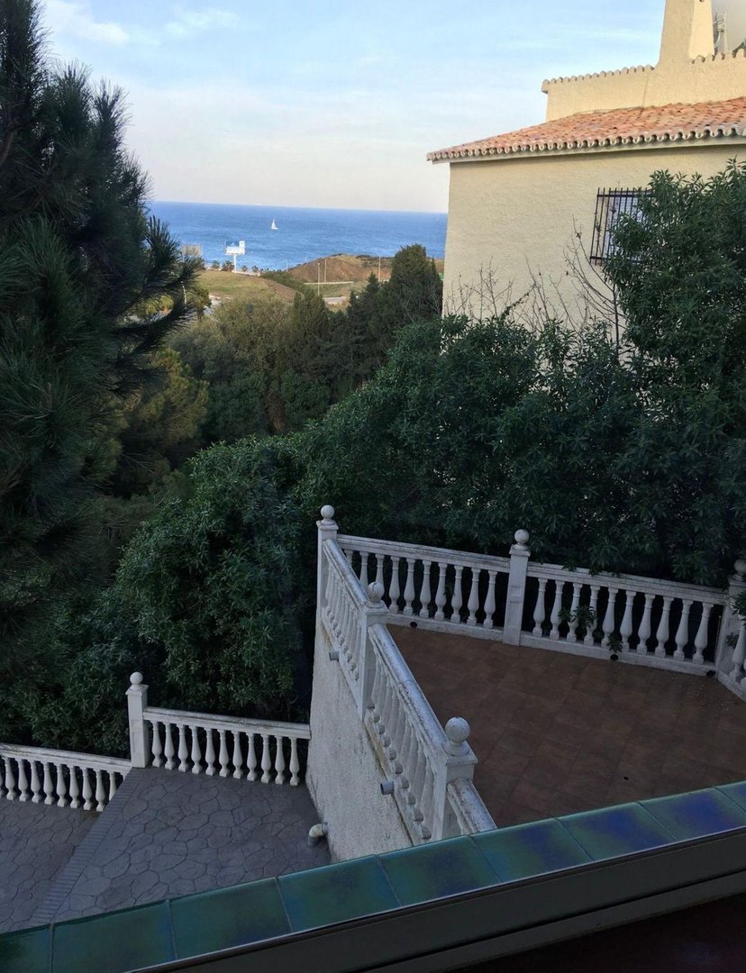 6 Bed Detached Villa in El Faro