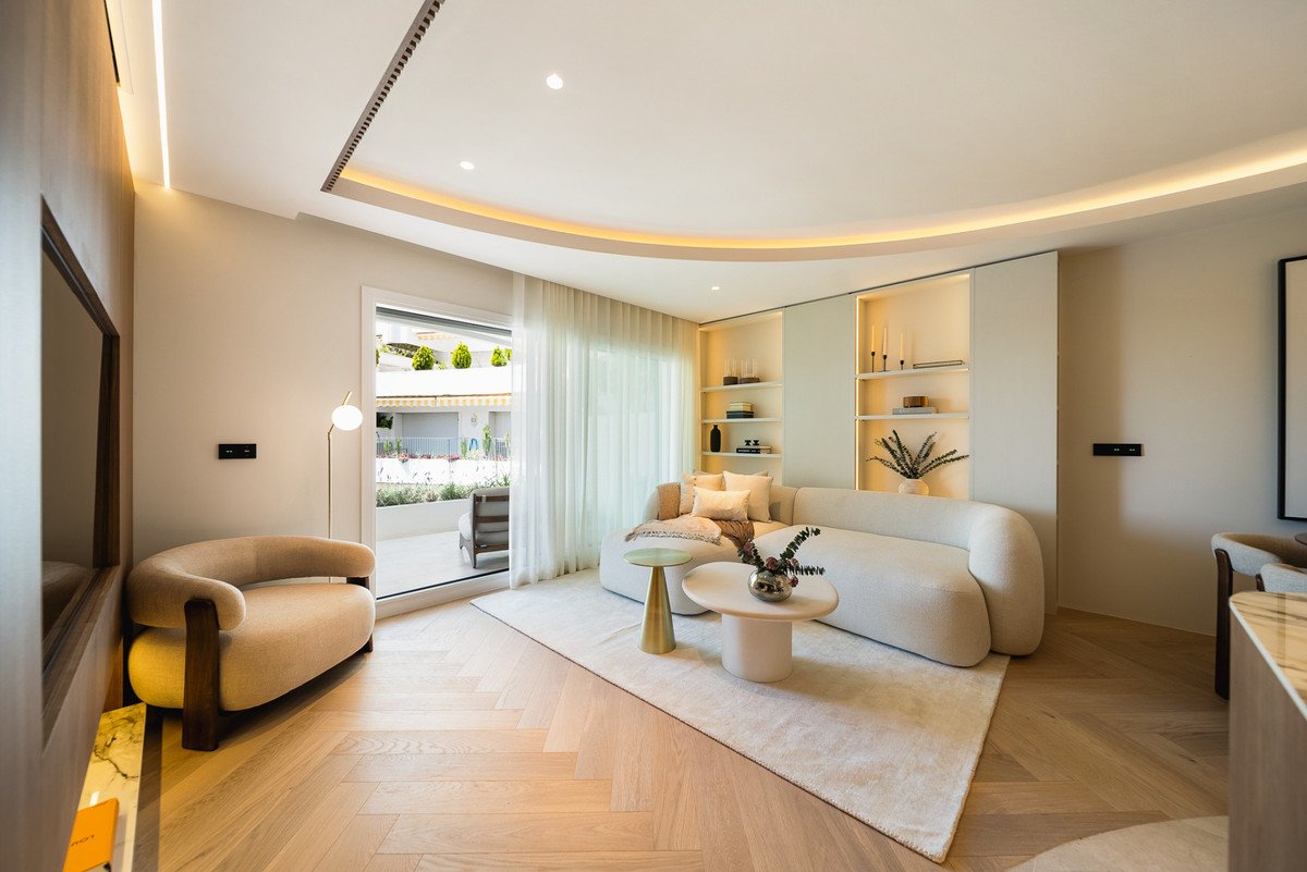 3 Bed Middle Floor Apartment in The Golden Mile