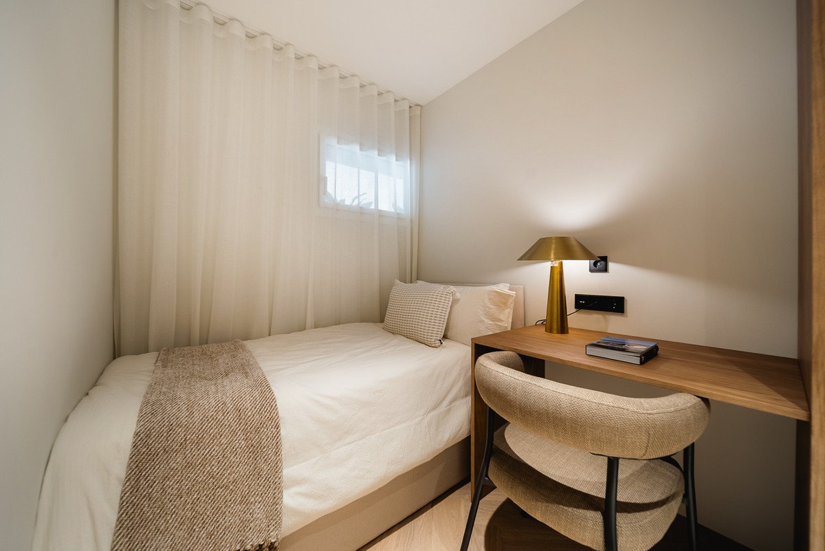 3 Bed Middle Floor Apartment in The Golden Mile