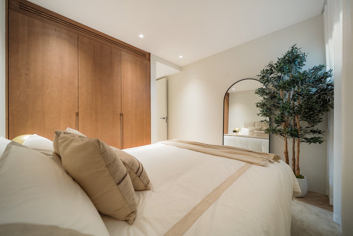 3 Bed Middle Floor Apartment in The Golden Mile