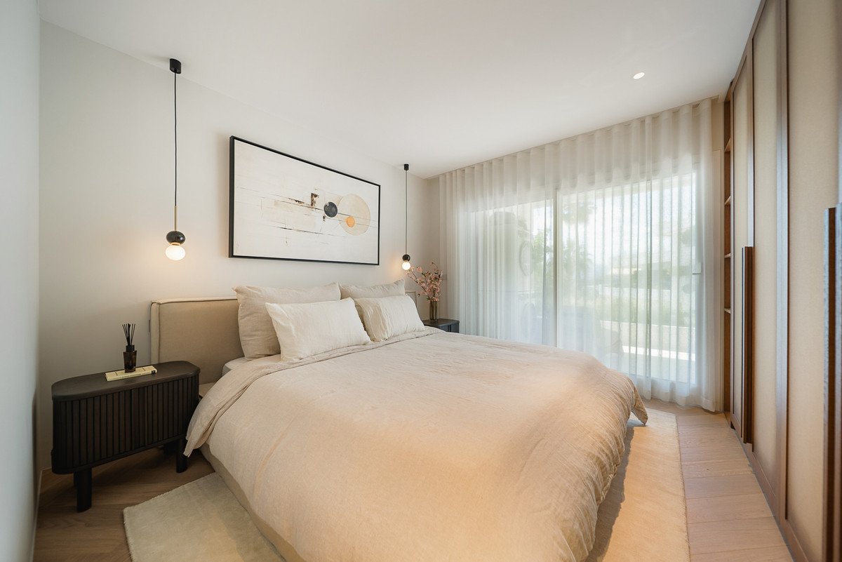 3 Bed Middle Floor Apartment in The Golden Mile