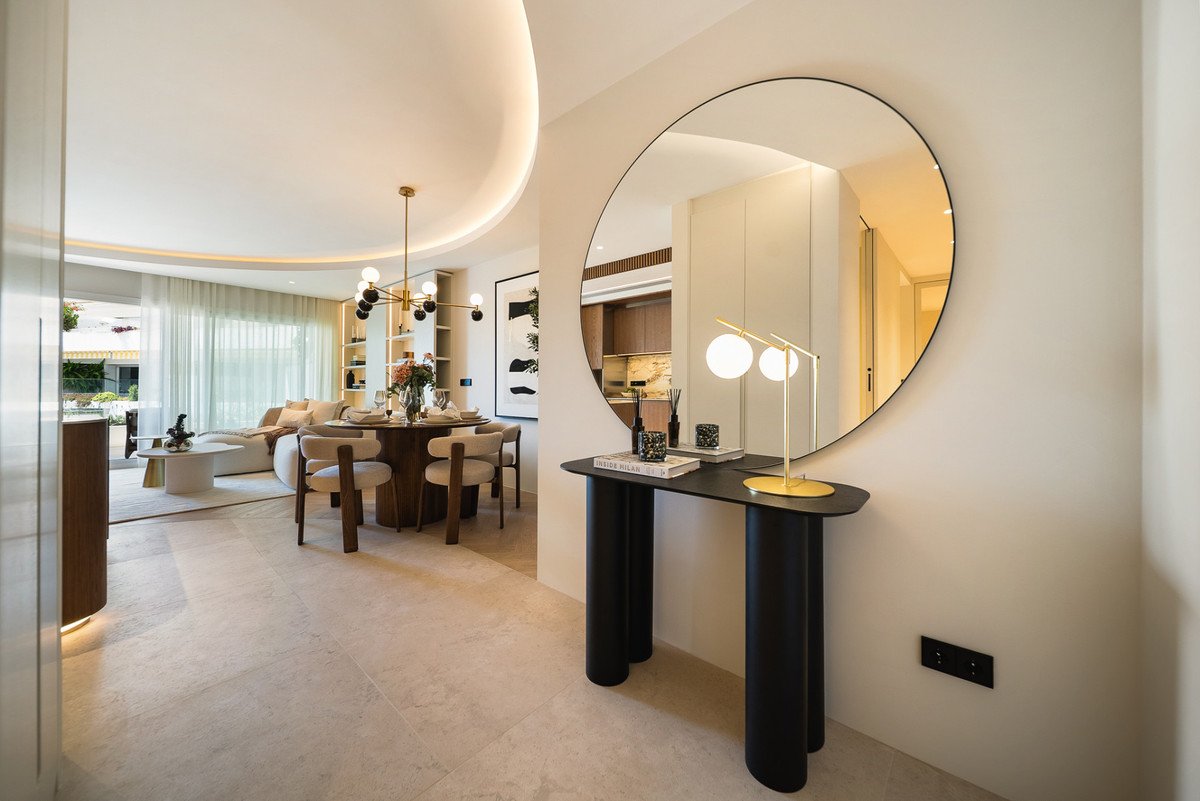 3 Bed Middle Floor Apartment in The Golden Mile