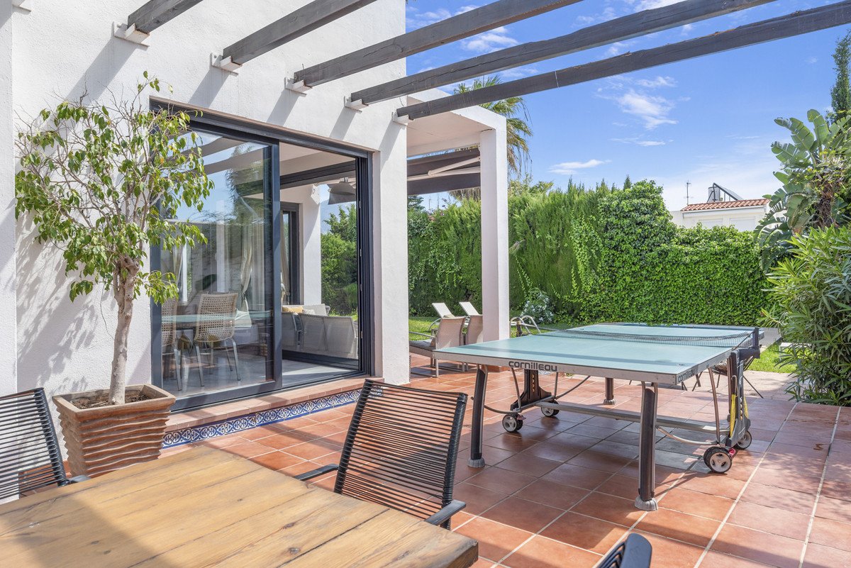 6 Bed Detached Villa in Nueva Andalucía