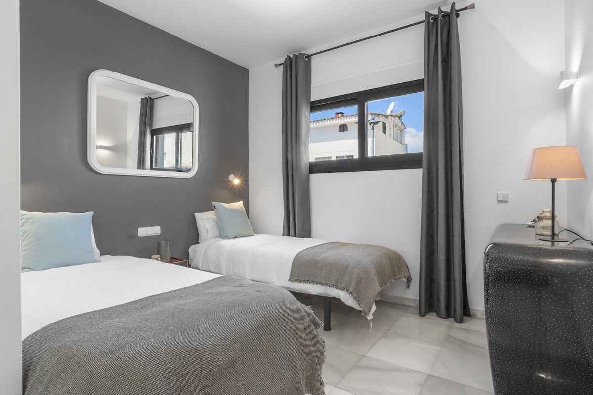 6 Bed Detached Villa in Nueva Andalucía