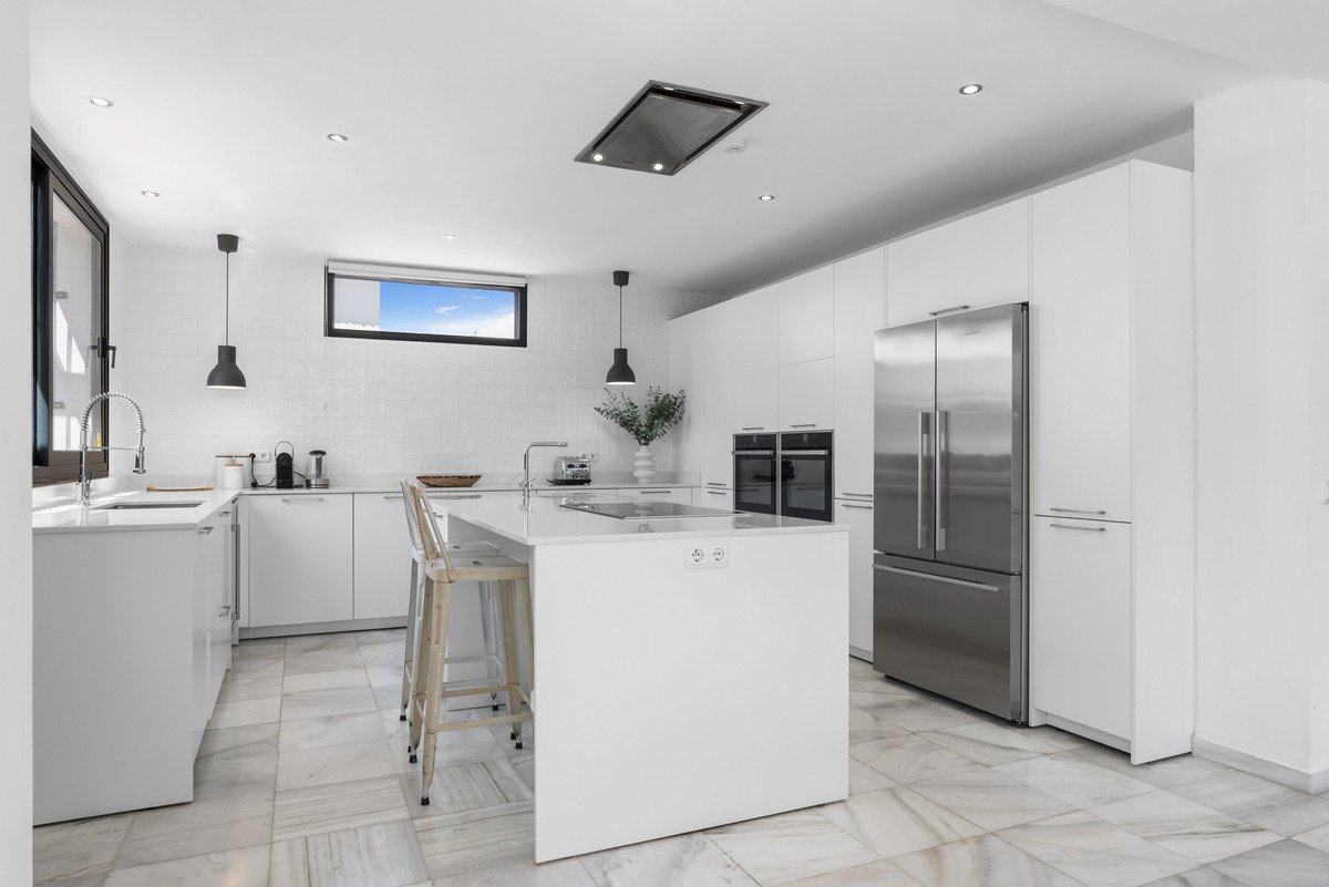 6 Bed Detached Villa in Nueva Andalucía