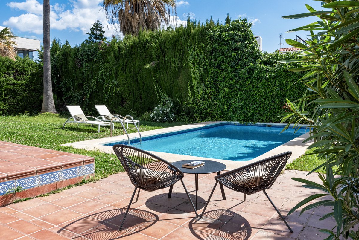 6 Bed Detached Villa in Nueva Andalucía