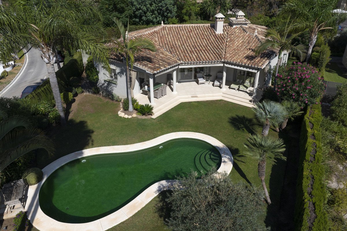 2 Bed Detached Villa in Marbella
