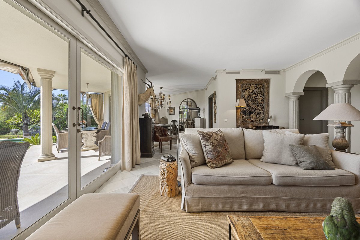 2 Bed Detached Villa in Marbella