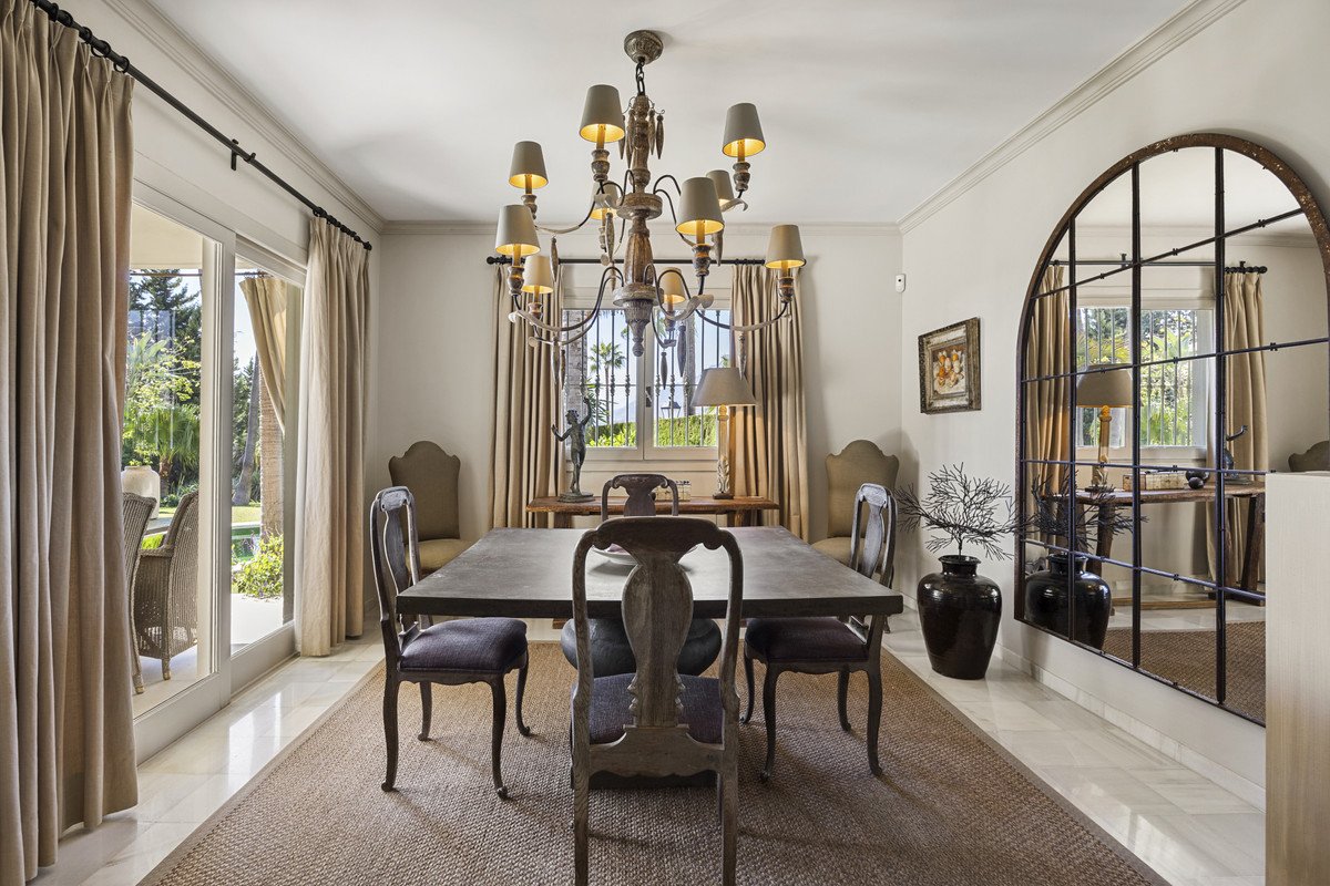 2 Bed Detached Villa in Marbella