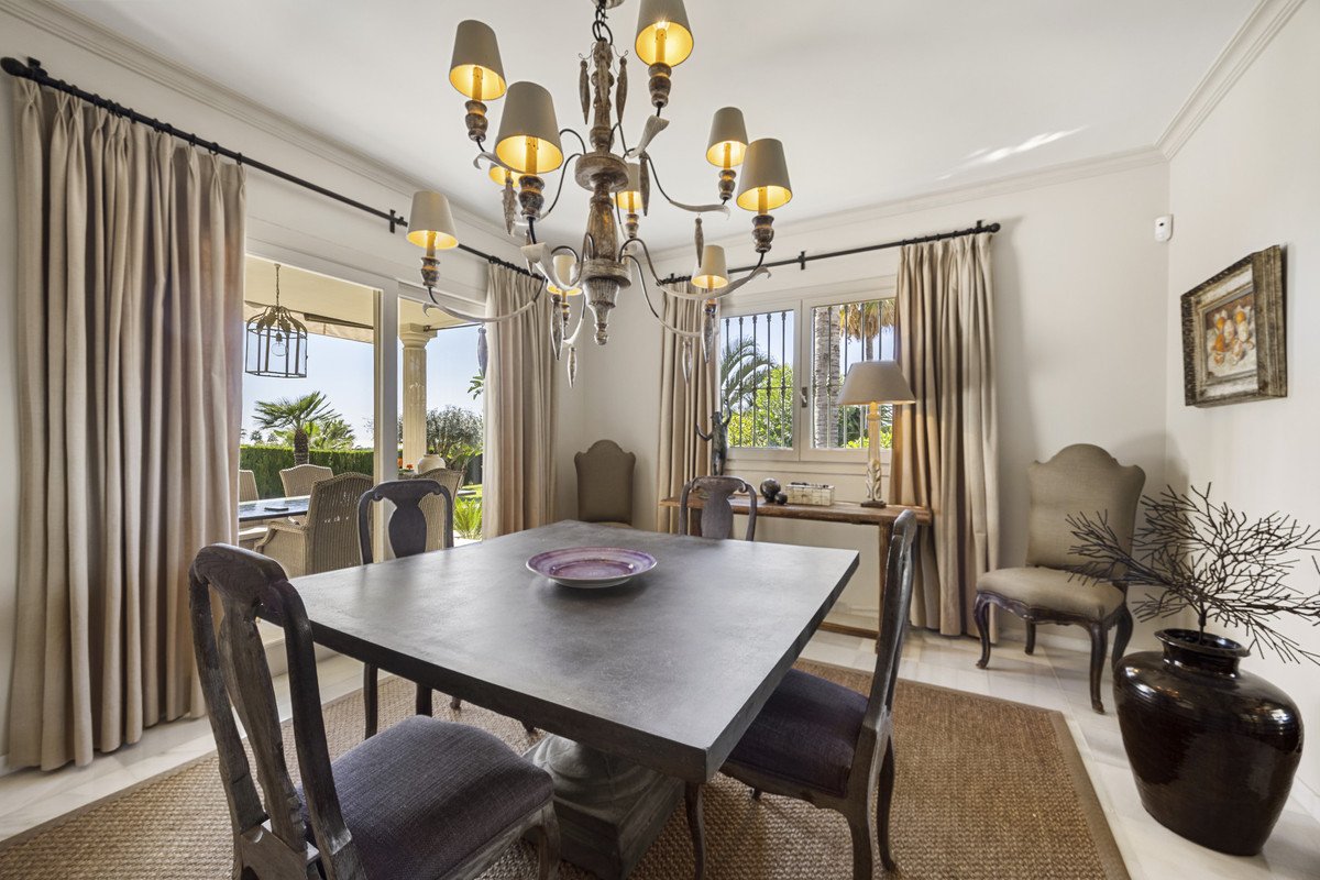 2 Bed Detached Villa in Marbella