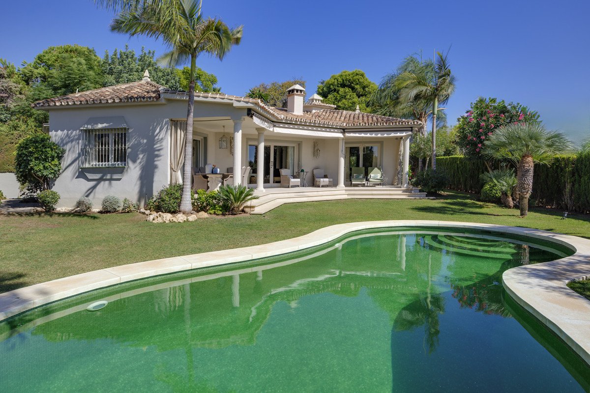 2 Bed Detached Villa in Marbella