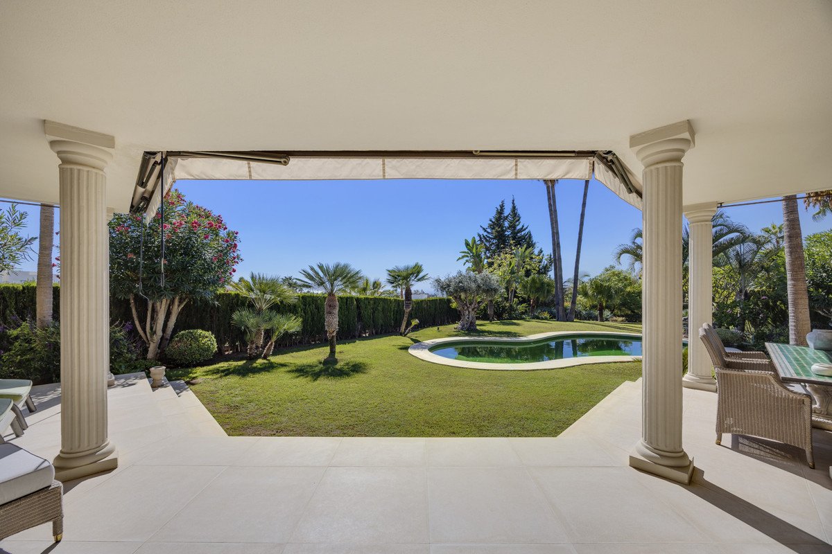 2 Bed Detached Villa in Marbella
