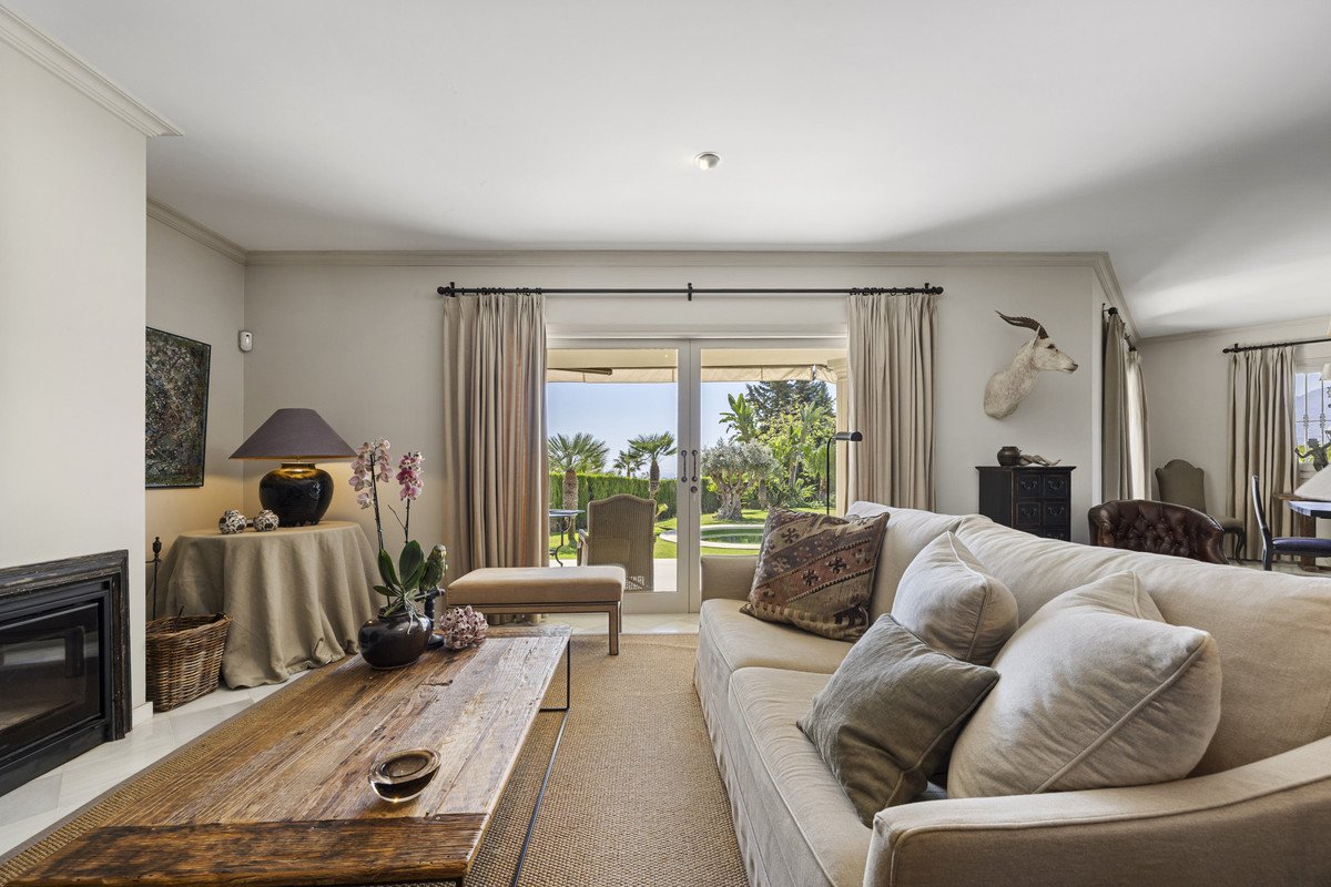 2 Bed Detached Villa in Marbella