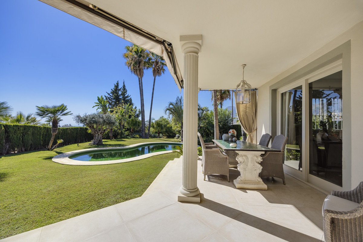 2 Bed Detached Villa in Marbella