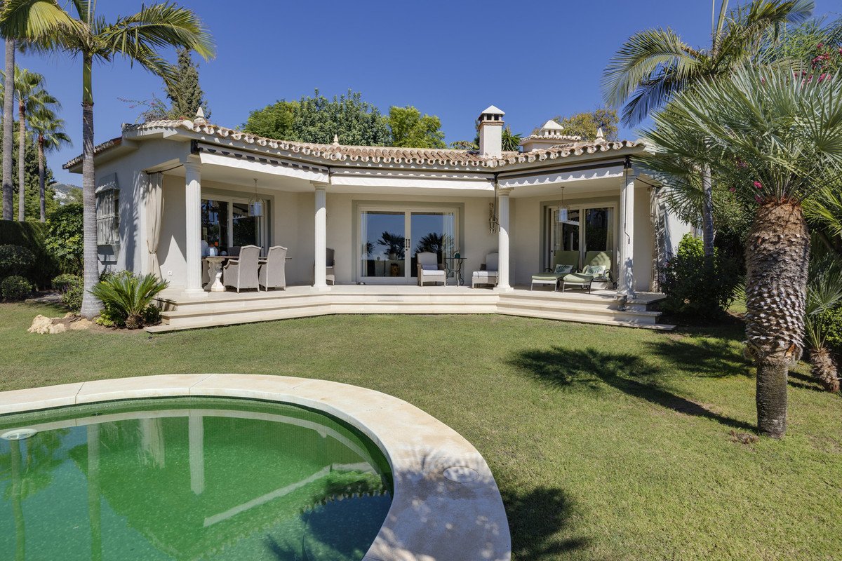 2 Bed Detached Villa in Marbella