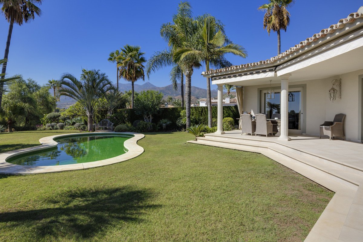 2 Bed Detached Villa in Marbella
