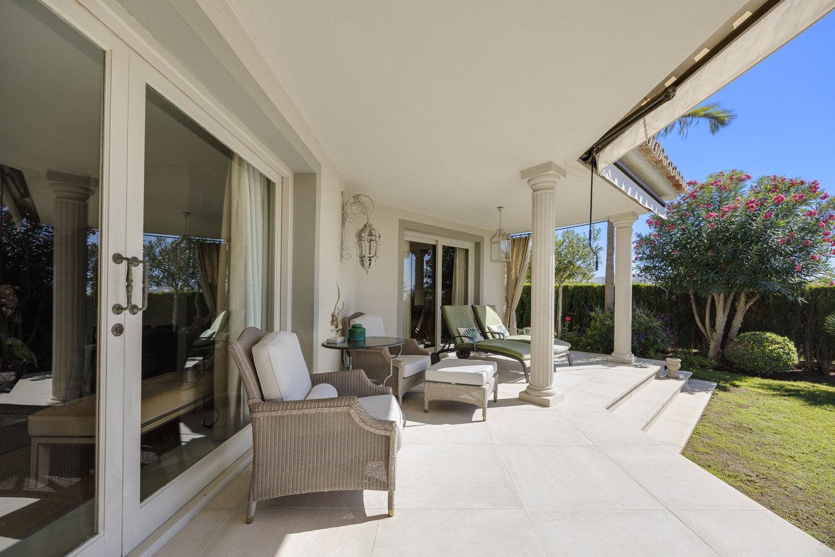 2 Bed Detached Villa in Marbella
