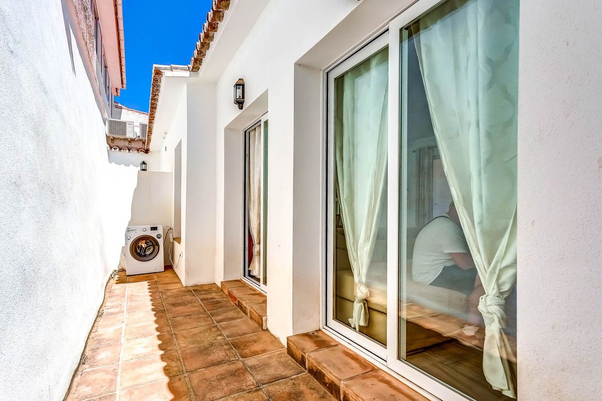 12 Bed Business in Torreblanca