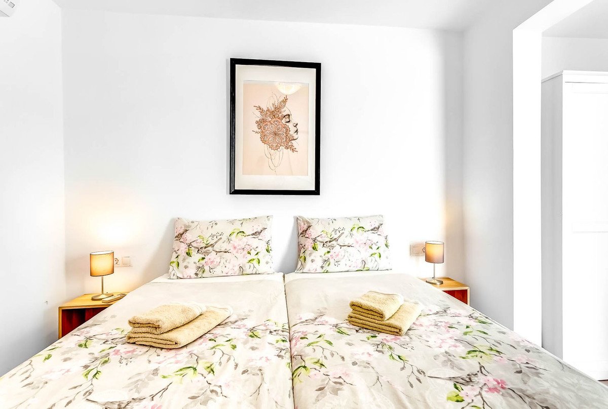 12 Bed Business in Torreblanca