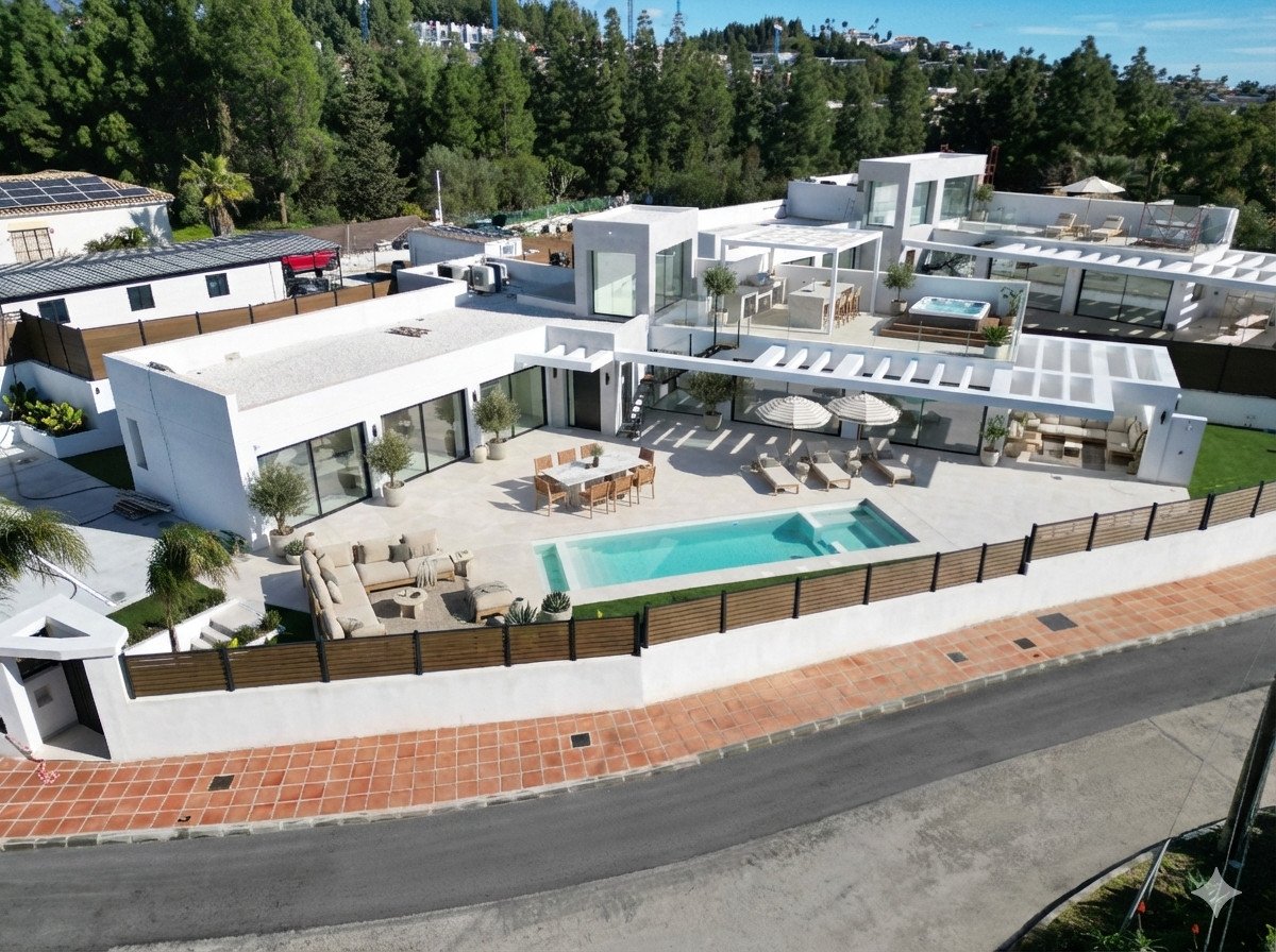 5 Bed Detached Villa in El Chaparral