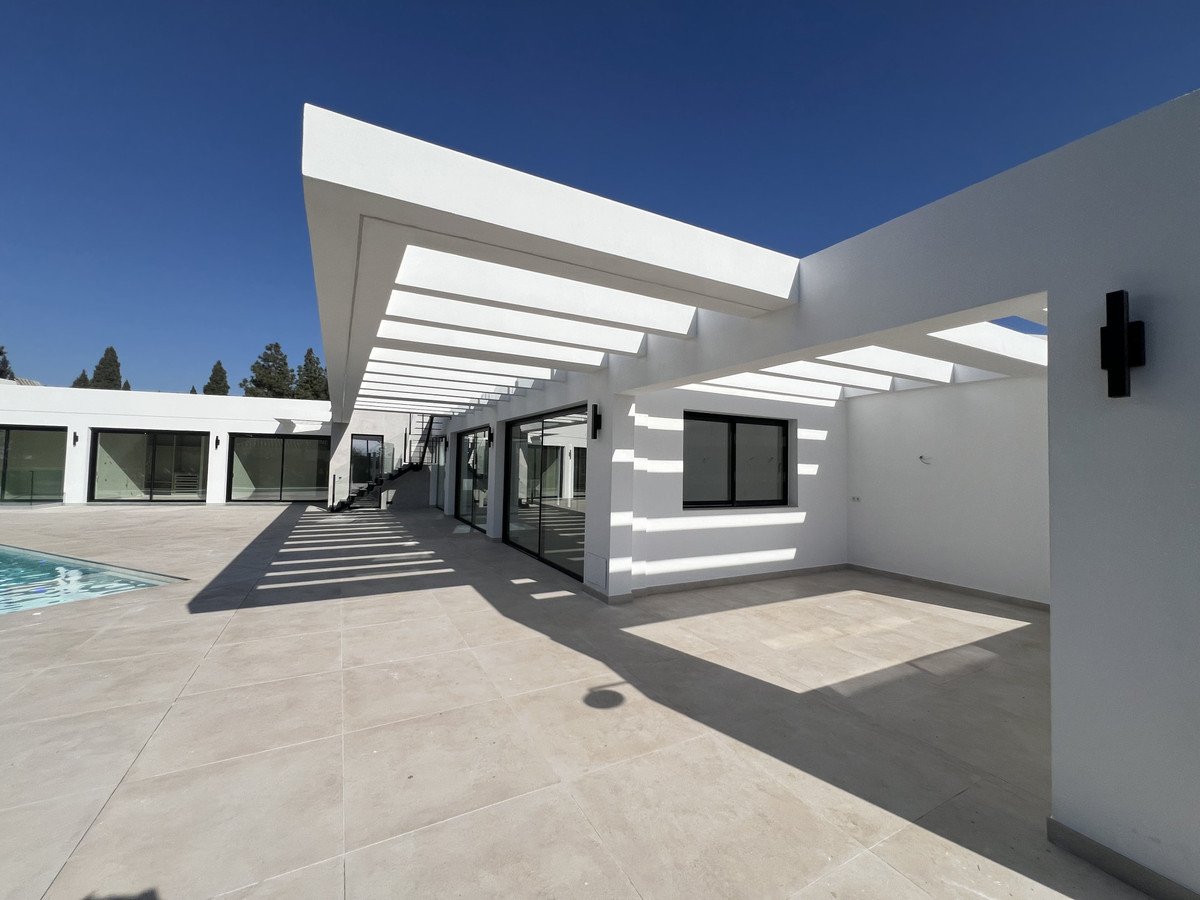 5 Bed Detached Villa in El Chaparral