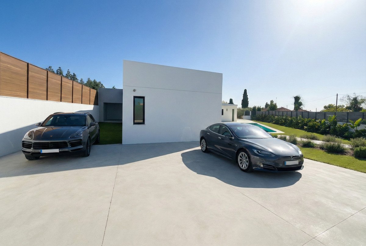 5 Bed Detached Villa in El Chaparral