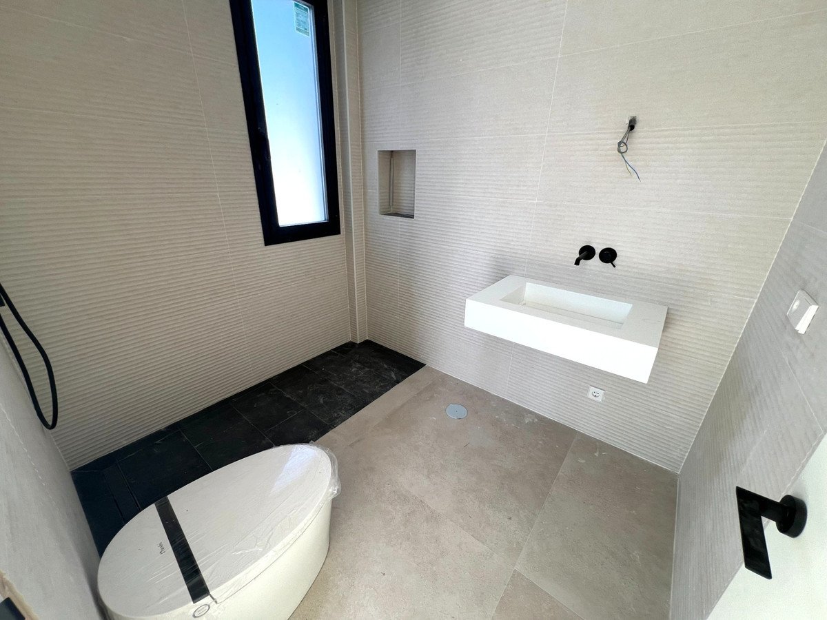 5 Bed Detached Villa in El Chaparral
