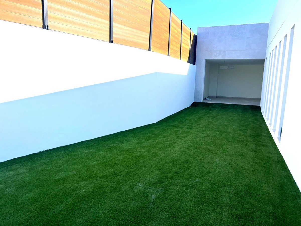 5 Bed Detached Villa in El Chaparral