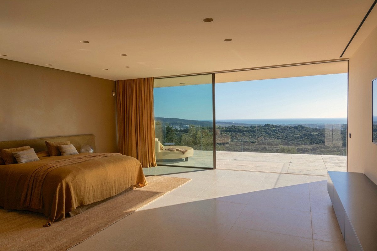 8 Bed Detached Villa in Sotogrande