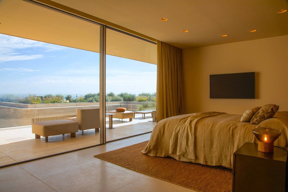 8 Bed Detached Villa in Sotogrande
