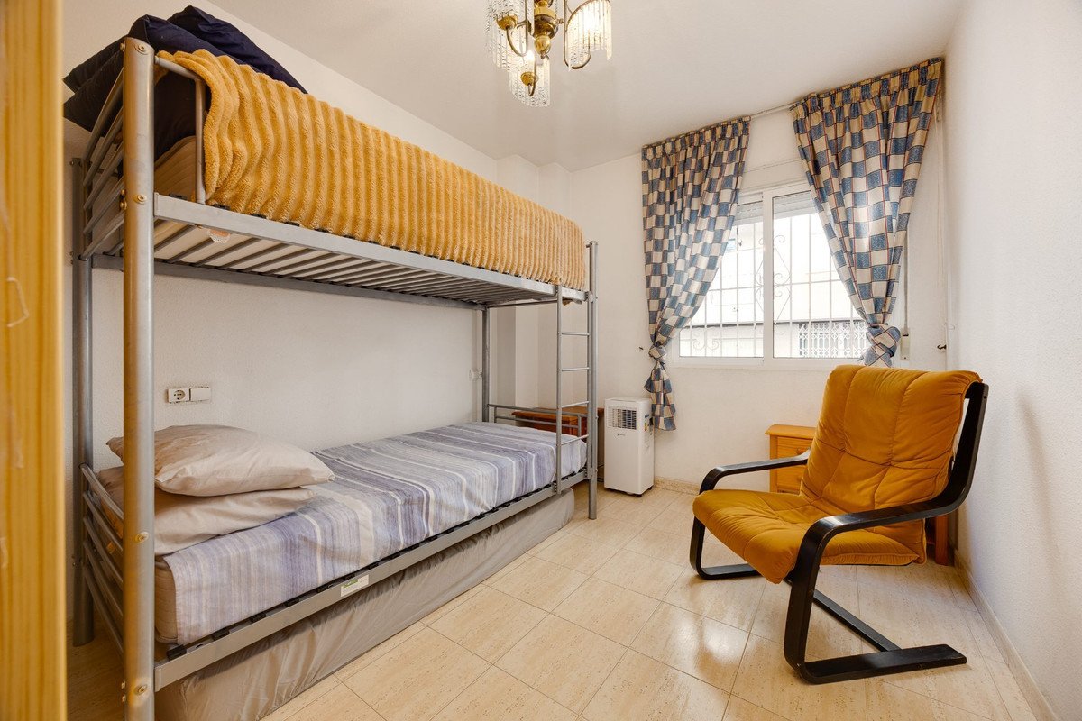 2 Bed Ground Floor Apartment in Torrevieja