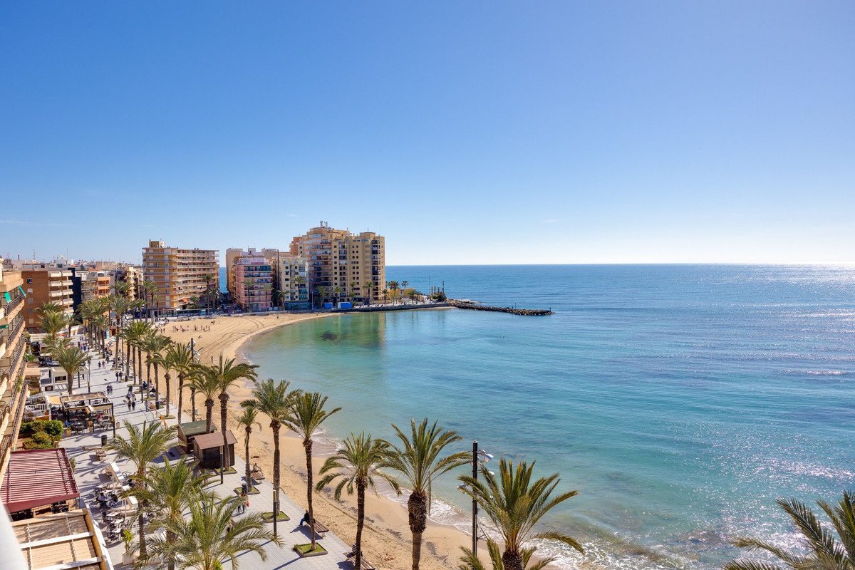 2 Bed Ground Floor Apartment in Torrevieja