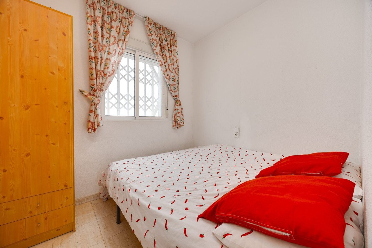 2 Bed Ground Floor Apartment in Torrevieja