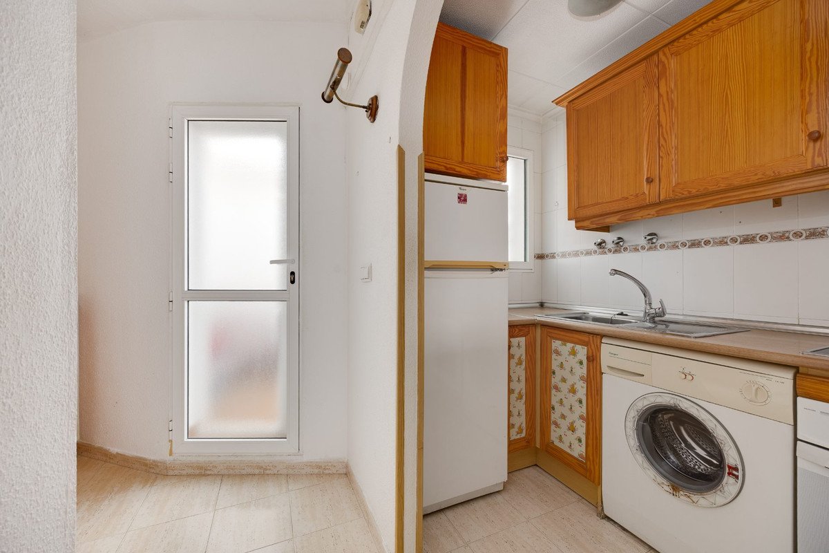 2 Bed Ground Floor Apartment in Torrevieja
