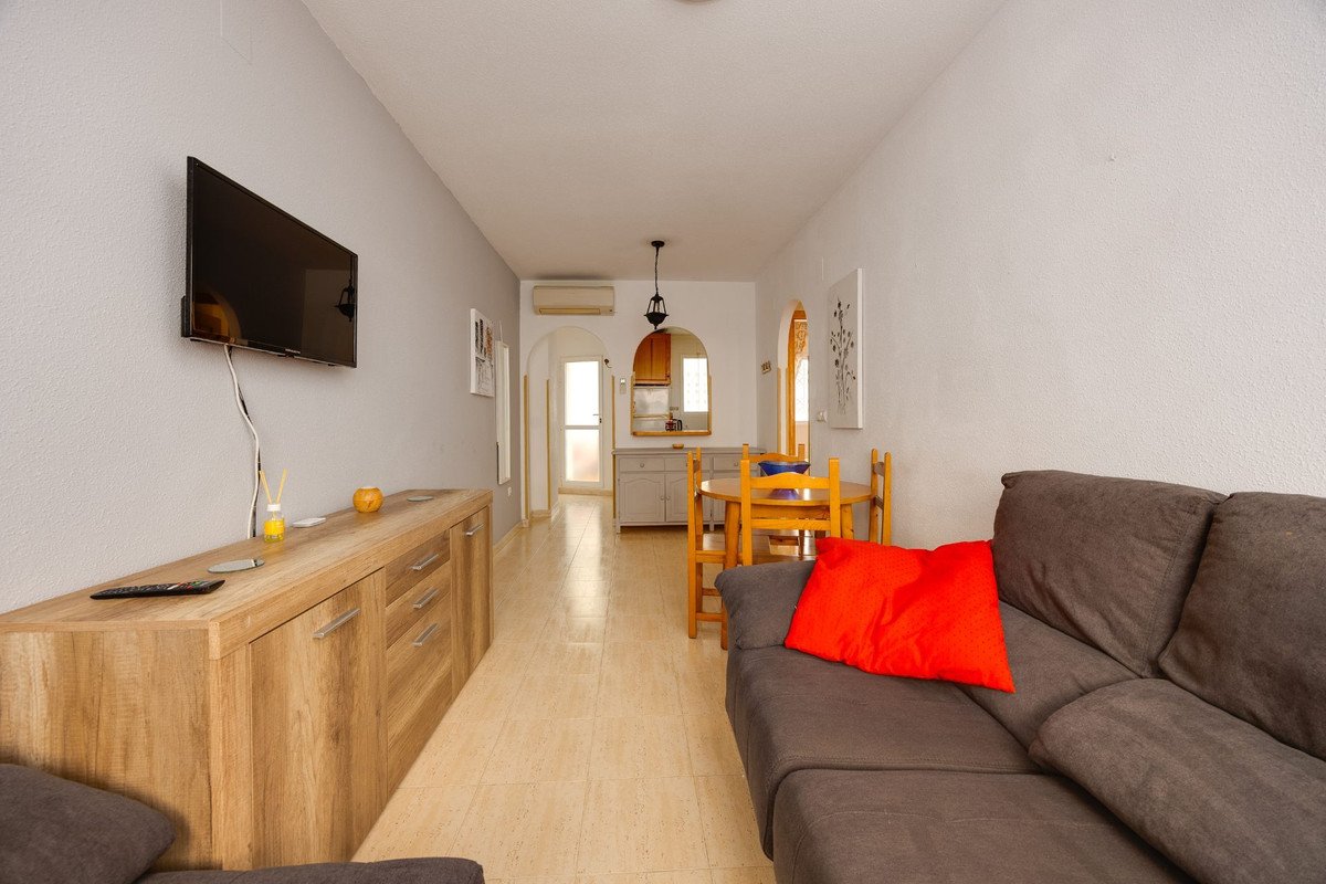 2 Bed Ground Floor Apartment in Torrevieja