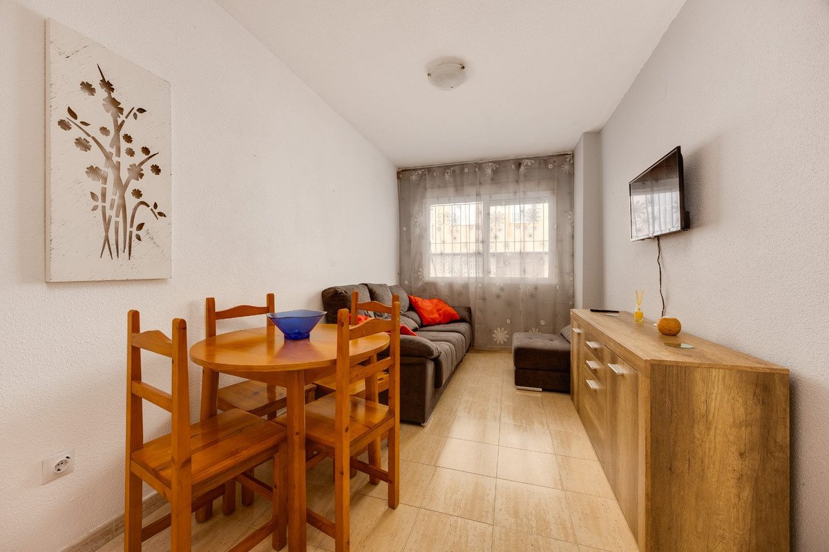 2 Bed Ground Floor Apartment in Torrevieja