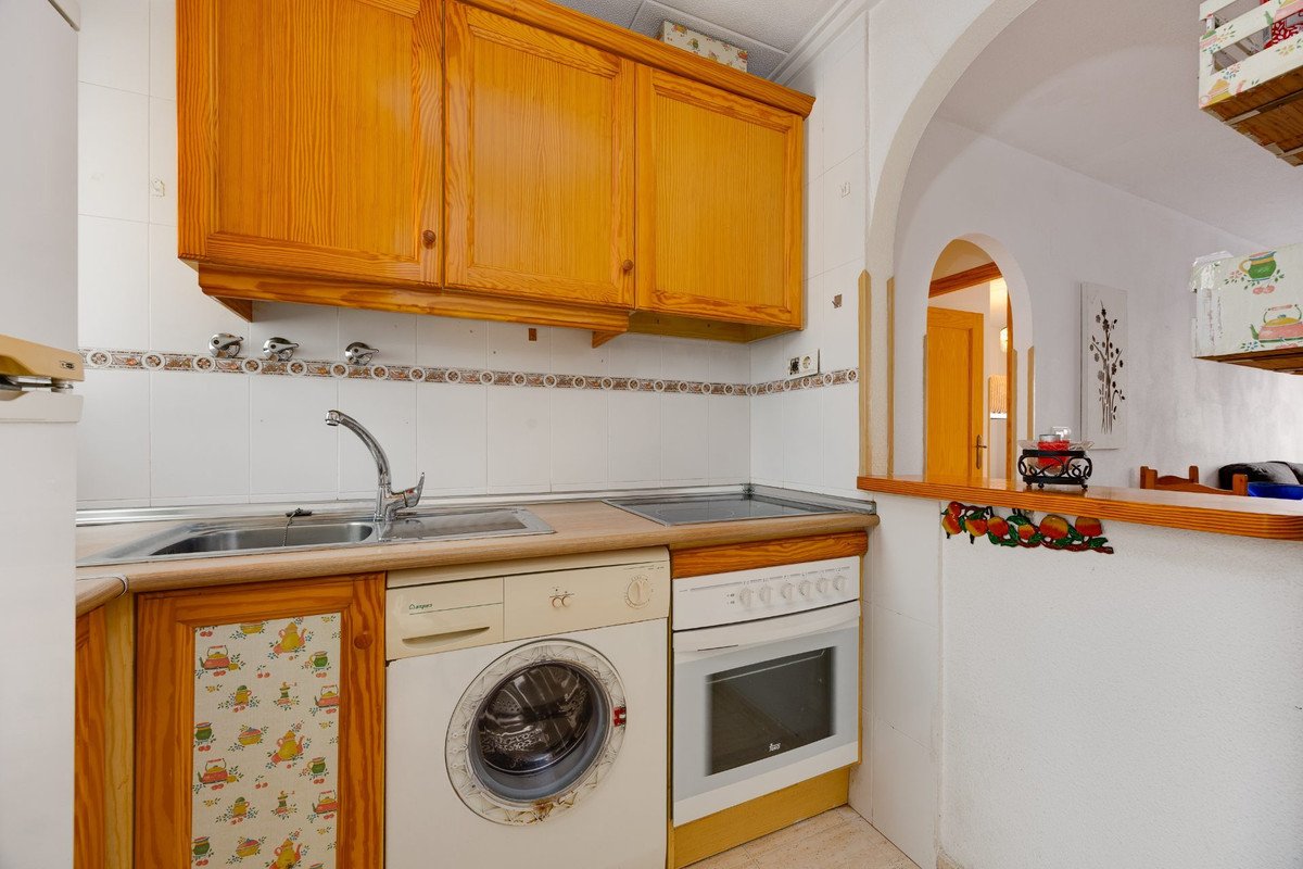 2 Bed Ground Floor Apartment in Torrevieja