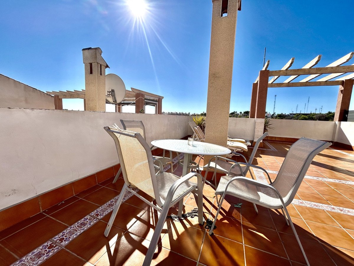 2 Bed Middle Floor Apartment in Villamartin