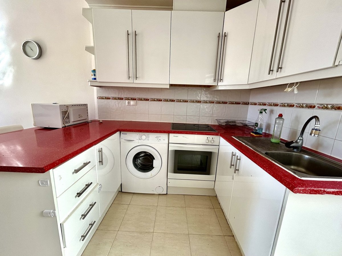 2 Bed Middle Floor Apartment in Villamartin