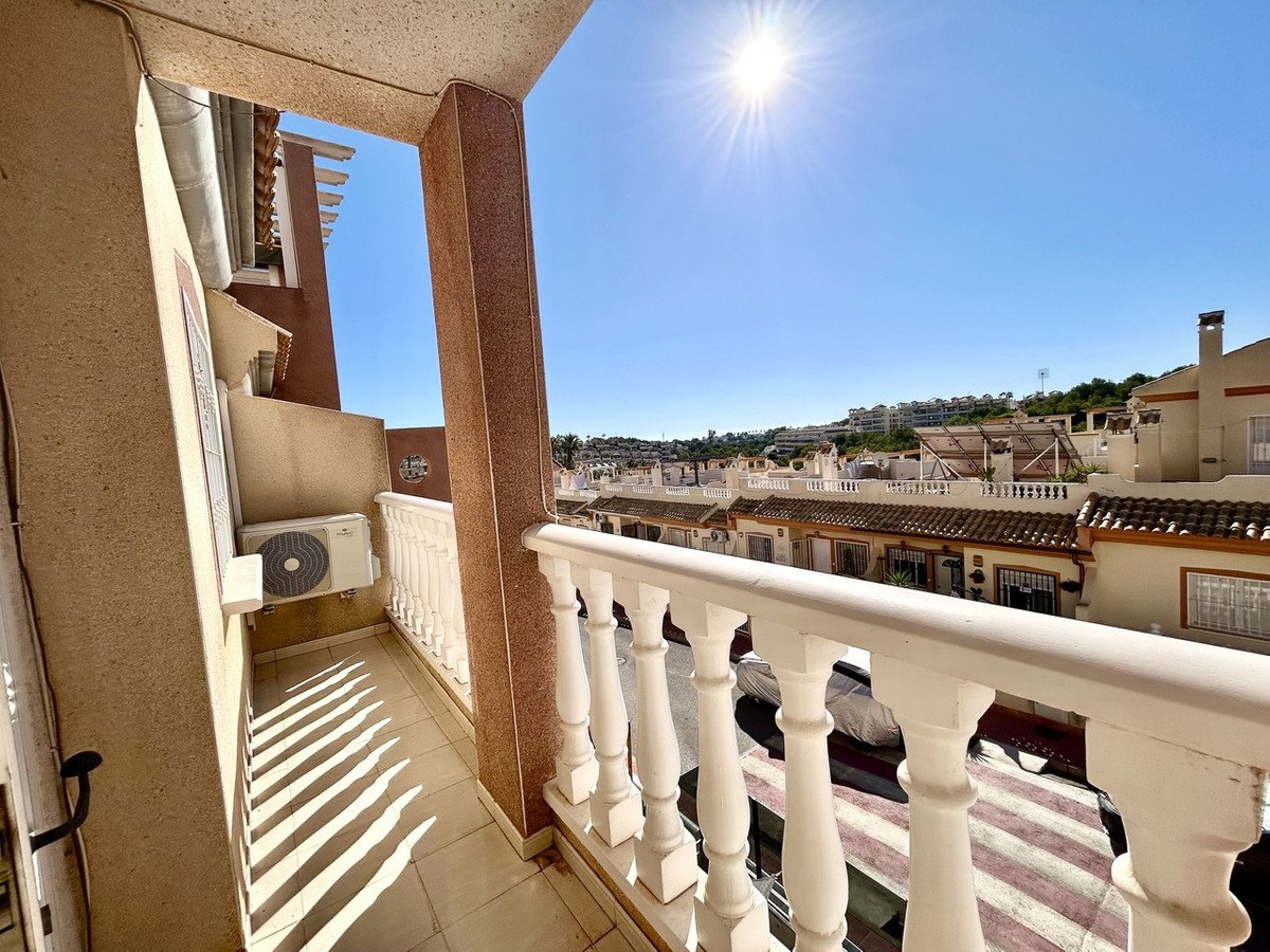 2 Bed Middle Floor Apartment in Villamartin