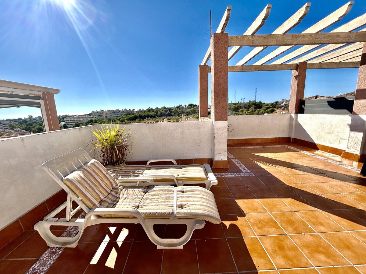 2 Bed Middle Floor Apartment in Villamartin