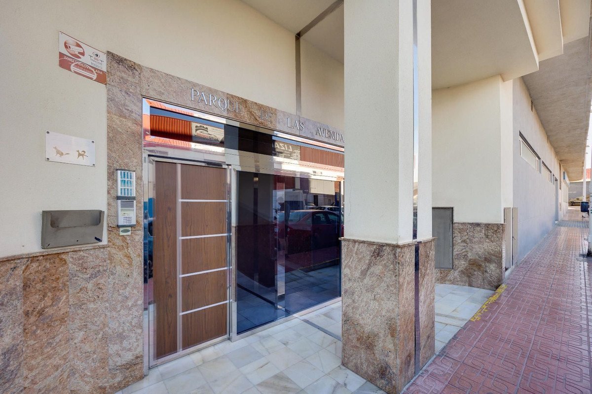 2 Bed Middle Floor Apartment in Torrevieja